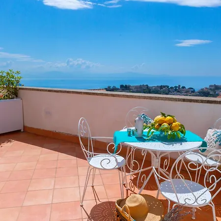 De Pando Panoramic 1096 Πανσιόν